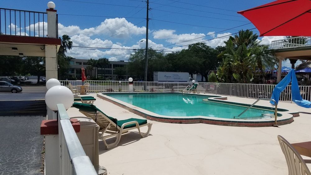 Clearwater Inn Safety Harbor Bagian luar foto