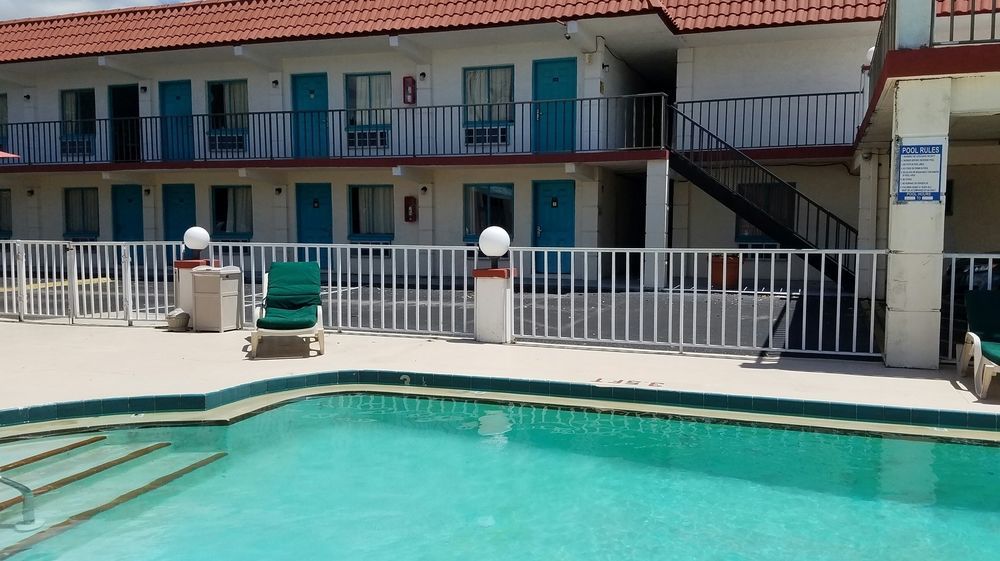 Clearwater Inn Safety Harbor Bagian luar foto