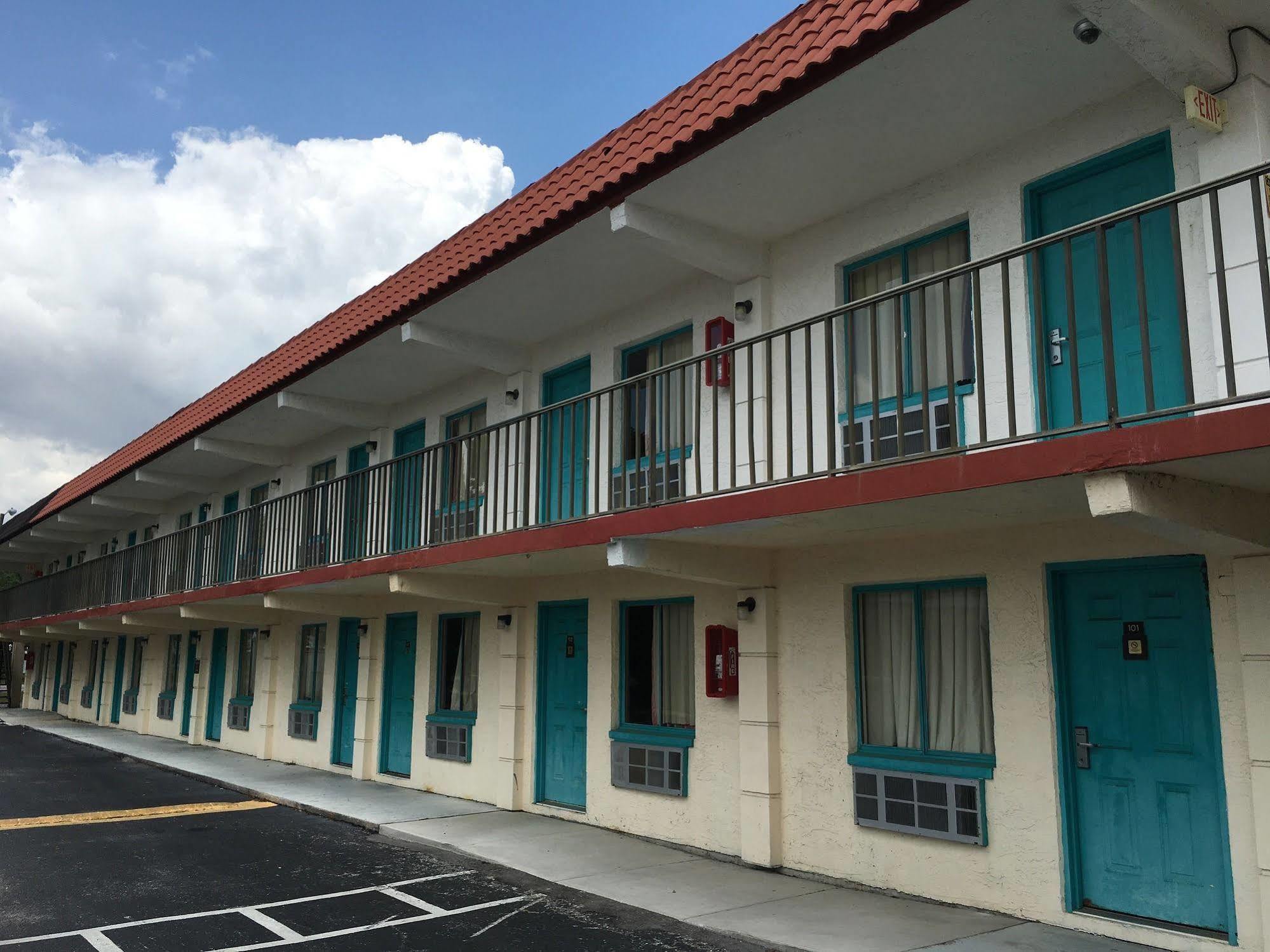 Clearwater Inn Safety Harbor Bagian luar foto